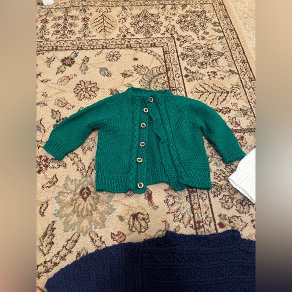 Baby Knit Sweater and Pants Set homemade sizing range from 6-12 months - Picture 4 of 10